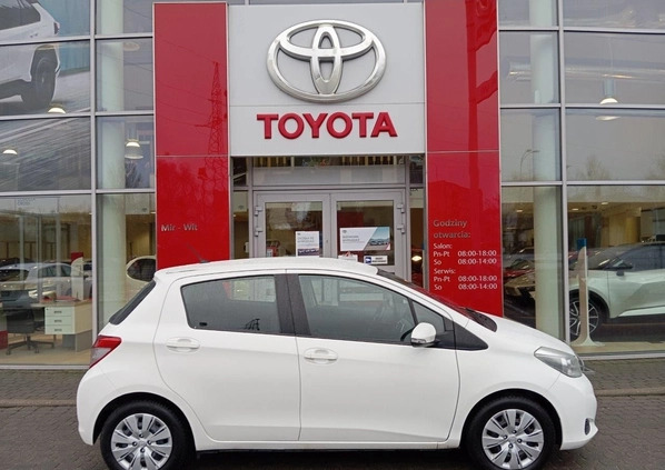 Toyota Yaris cena 26900 przebieg: 211686, rok produkcji 2012 z Głuszyca małe 326